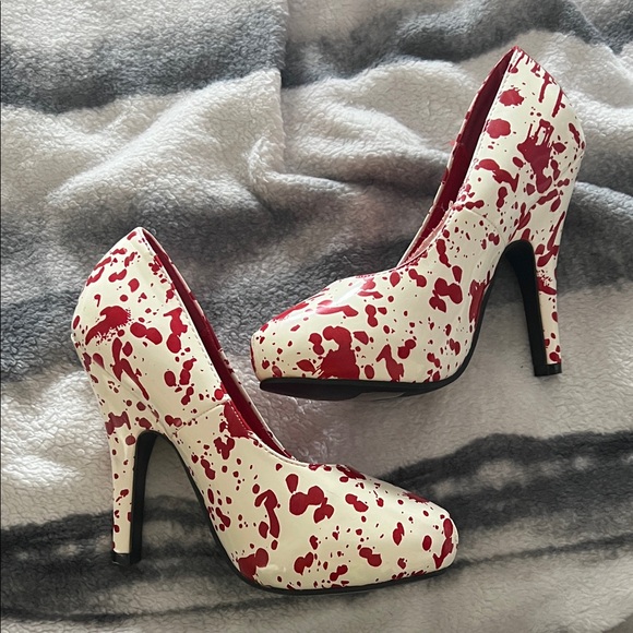 Spirit Red and White Splatter Heels - Picture 4 of 4